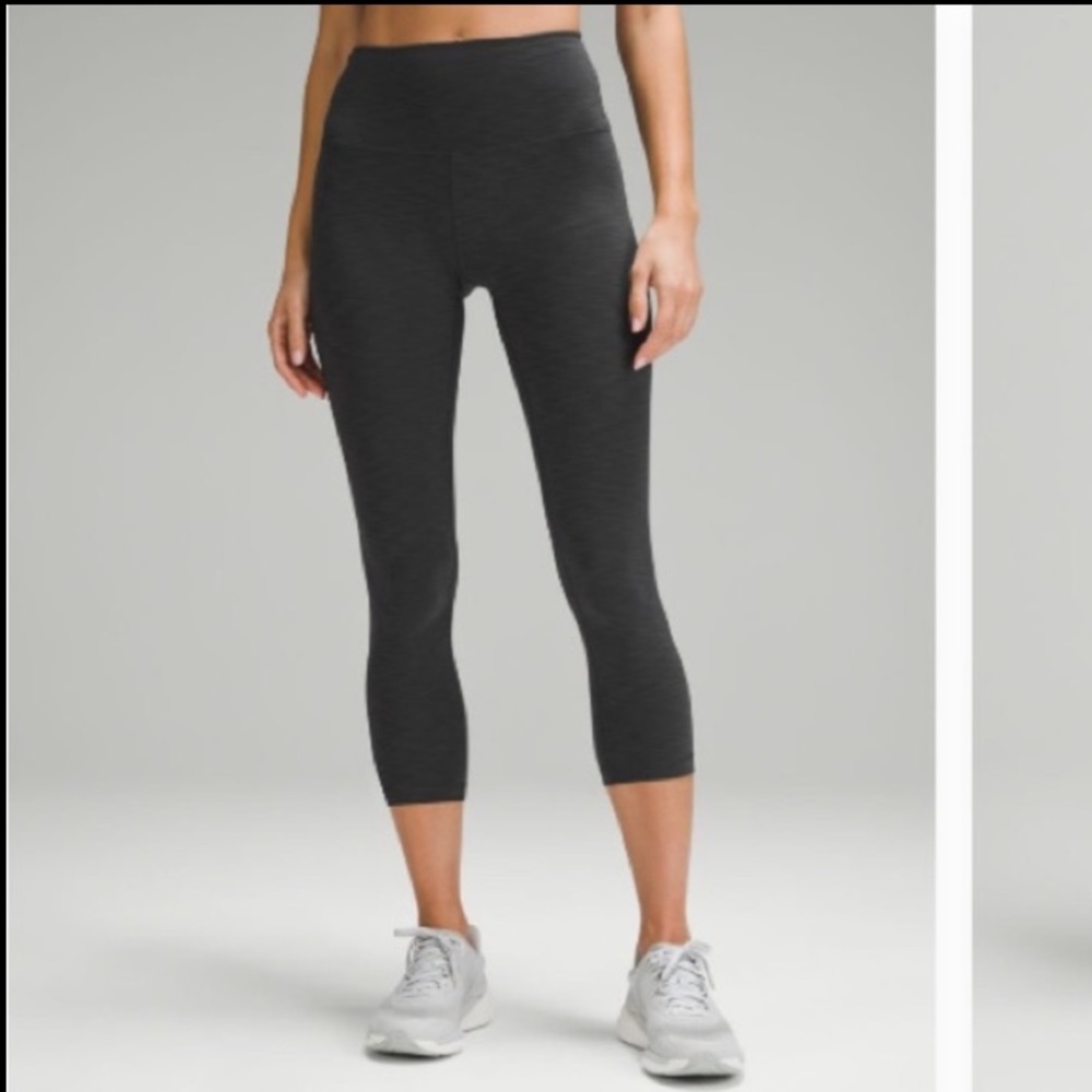 [4] LULULEMON Wunder Train High-Rise Crop 23”